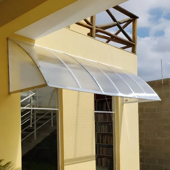 Toldo Policarbonato Alveolar em São Caetano do Sul SP Toldo Policarbonato Alveolar em São Caetano do Sul SP — Instalação em garagem residencial