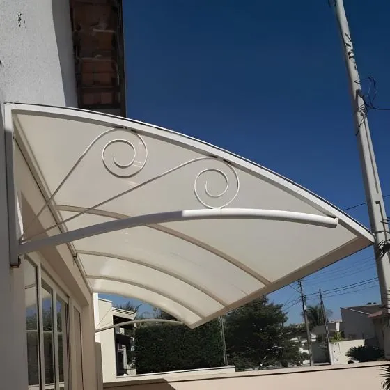 Toldo Policarbonato Alveolar em São Caetano do Sul SP Toldo Policarbonato Alveolar em São Caetano do Sul SP — Cobertura em área de piscina